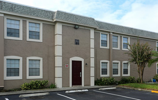 Whitney Groves Apartments in Orlando, FL - Building Photo