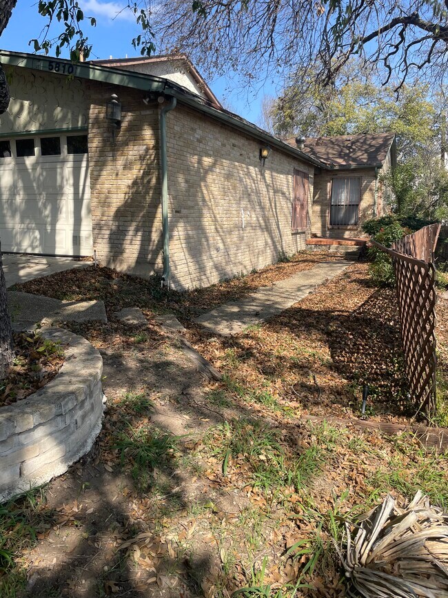 5810 Rue Royale in San Antonio, TX - Building Photo - Building Photo