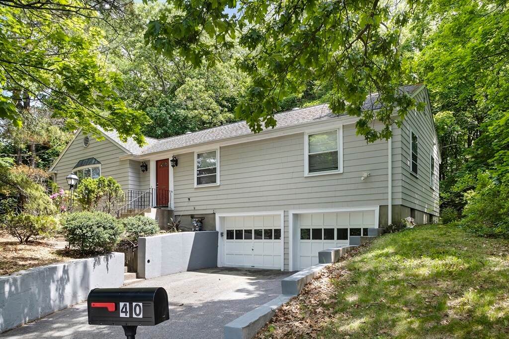 40 Marrett Rd in Lexington, MA - Building Photo