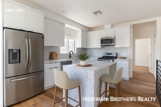 4507 1/4 W 18th St in Los Angeles, CA - Foto de edificio - Building Photo