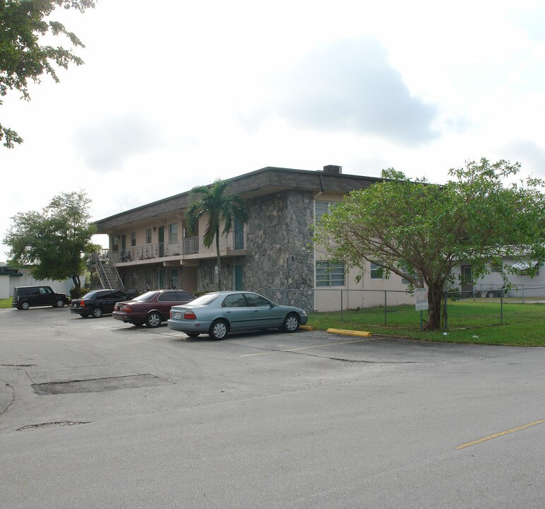 4850 SW 26th Ave in Fort Lauderdale, FL - Building Photo