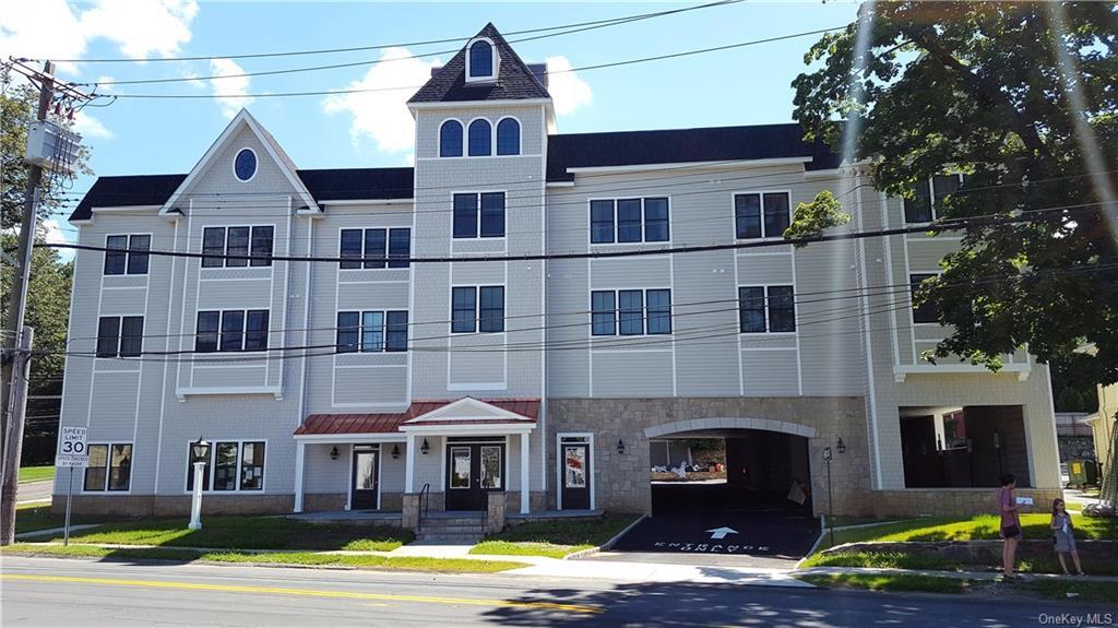 101 Washington Ave-Unit -303 in Pleasantville, NY - Foto de edificio