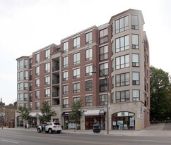 2708-2716 Yonge St in Toronto, ON - Building Photo