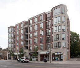 2708-2716 Yonge St in Toronto, ON - Building Photo - Building Photo