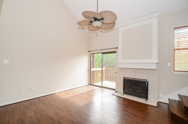 737 Davis Rd