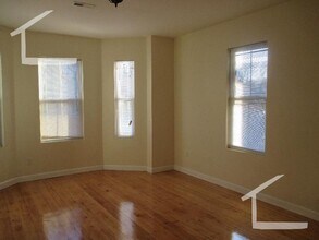 225 Boylston St in Brookline, MA - Building Photo - Building Photo