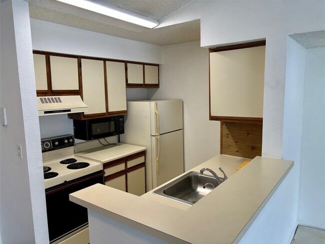 2796 S University Dr in Davie, FL - Foto de edificio - Building Photo