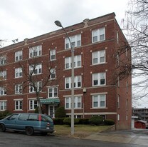 215-217 Essex St & 204 Oak St in Holyoke, MA - Building Photo