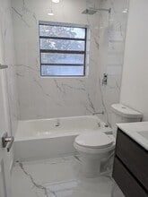 2519 Plunkett St in Hollywood, FL - Foto de edificio - Building Photo