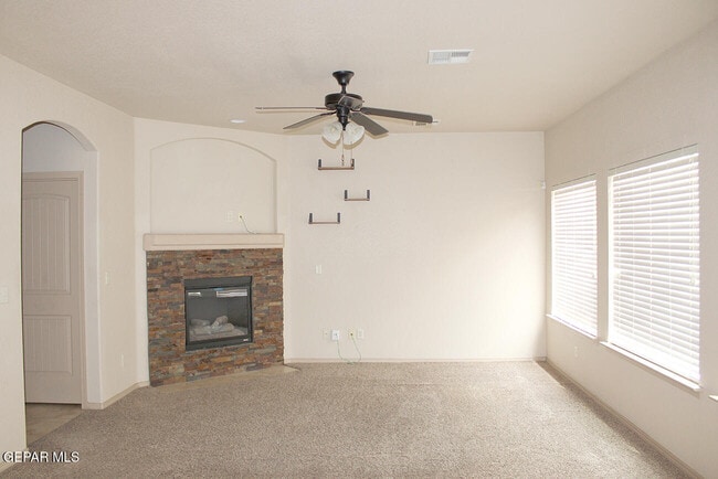 13832 Hollywood in Horizon City, TX - Building Photo - Building Photo