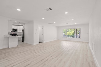 1369 Pine Brook Dr in Clearwater, FL - Building Photo - Building Photo