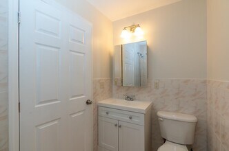 325 Claremont Ave in Jersey City, NJ - Building Photo - Building Photo