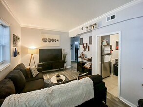 3706 N Sheffield Ave, Unit 3714-101 in Chicago, IL - Building Photo - Building Photo