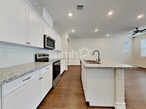 6138 W Haleh Ave in Las Vegas, NV - Foto de edificio - Building Photo