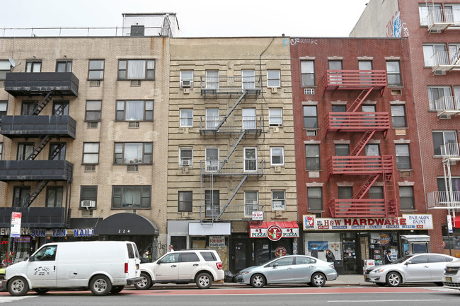 222 First Ave in New York, NY - Foto de edificio - Building Photo