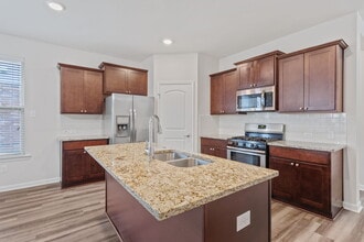 2432 Fenimore Loop in Westlake, LA - Building Photo - Building Photo