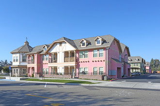 Marion Villas Apartments in Kingsburg, CA - Building Photo - Building Photo