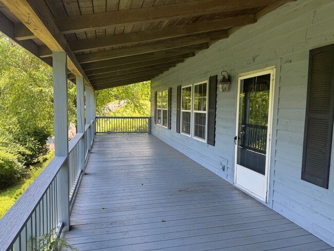 property at 1386 Buck Mountain Rd