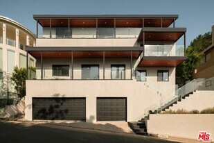 3763 Prestwick Dr in Los Angeles, CA - Building Photo