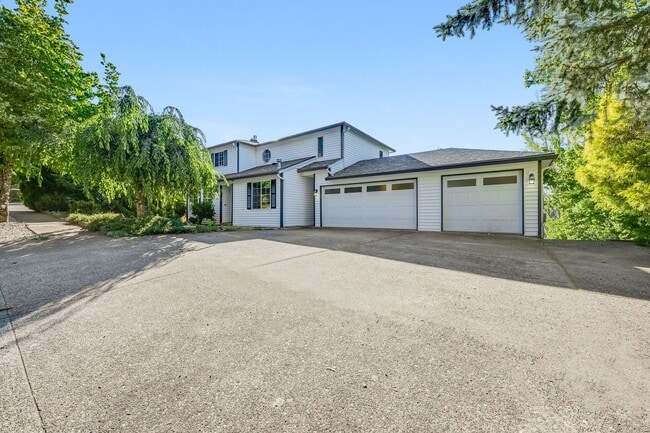 property at 911 SW 8th St