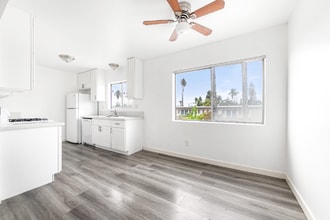 410 W Regent St in Inglewood, CA - Foto de edificio - Building Photo