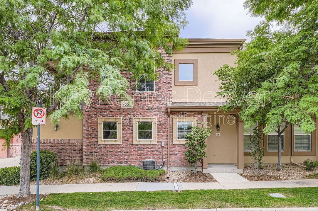 9555 Cedarhurst Ln in Highlands Ranch, CO - Building Photo
