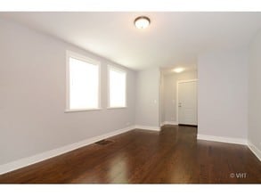 4573 N Elston Ave, Unit 1 in Chicago, IL - Foto de edificio - Building Photo