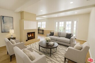 7465 N Forbes Ave in Lake Balboa, CA - Building Photo - Building Photo