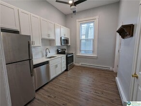 136 S 8th St in Easton, PA - Building Photo - Building Photo