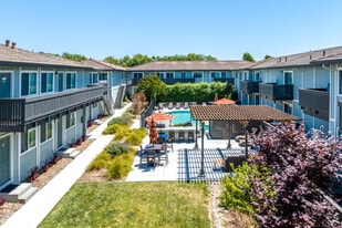 Traverse in Rohnert Park, CA - Building Photo