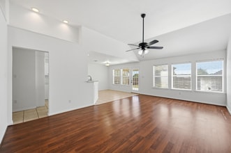 1303 Cochise Trail in Granbury, TX - Building Photo - Building Photo