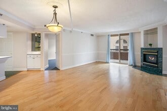 1276 N Wayne St in Arlington, VA - Building Photo - Building Photo