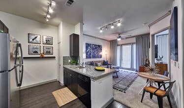 The Standard At Cityline in Richardson, TX - Foto de edificio - Building Photo