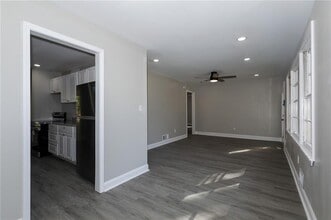 1052 Holly Cir in Forest Park, GA - Building Photo - Building Photo