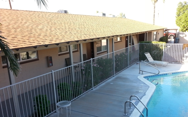 Hazelwood Apartments in Phoenix, AZ - Building Photo