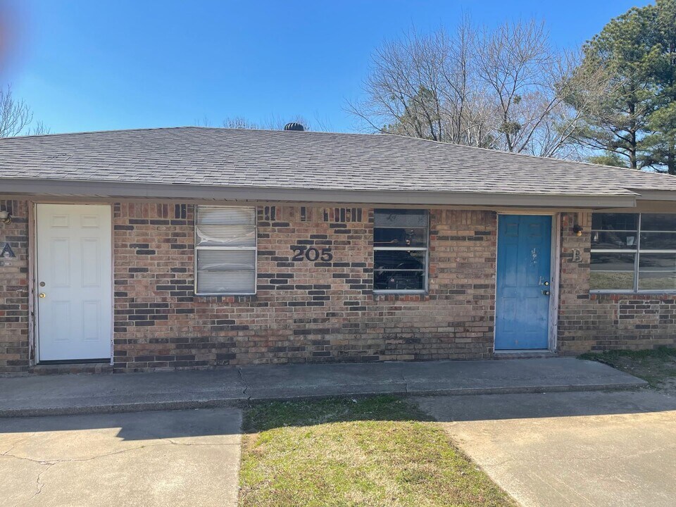 205 N 37th St-Unit -205 N. 37TH STREET B in Van Buren, AR - Building Photo