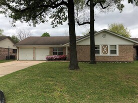 14307 Lantern Ln in Houston, TX - Building Photo