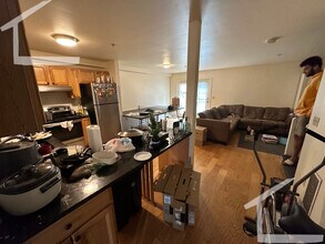 34 Raymond St, Unit A in Boston, MA - Building Photo - Building Photo