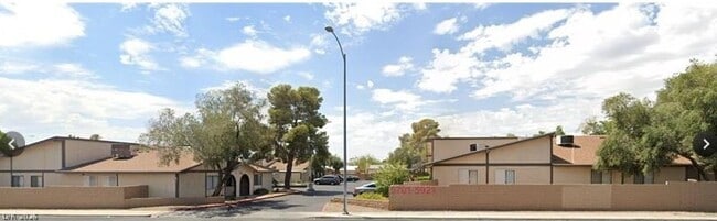 property at 5805 Smoke Ranch Rd