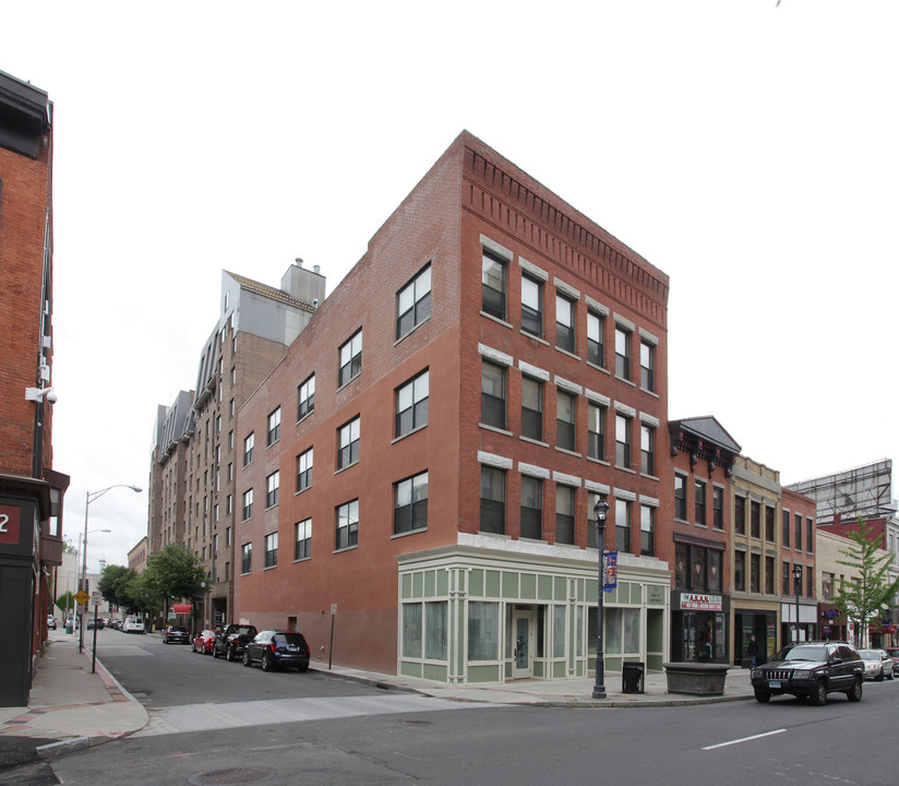 Bank Street Apartments in Waterbury, CT - Foto de edificio