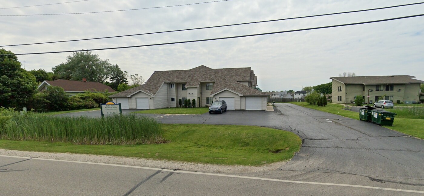 Lake Vista Apartment Homes in Racine, WI - Building Photo