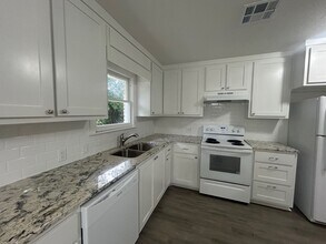 2309 Glendale Dr in Waco, TX - Building Photo - Building Photo