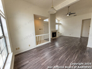 9704 Valley Crest in San Antonio, TX - Building Photo - Building Photo