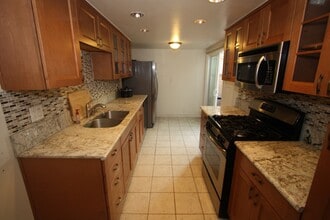 2925 Wellesley Ct in Fullerton, CA - Building Photo - Building Photo