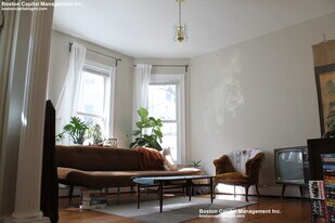 91 Wallingford Rd, Unit 3 in Boston, MA - Building Photo