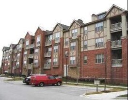 1914 Farnsworth Ln in Northbrook, IL - Building Photo