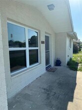 7735 Foxbloom Dr in Port Richey, FL - Building Photo - Building Photo