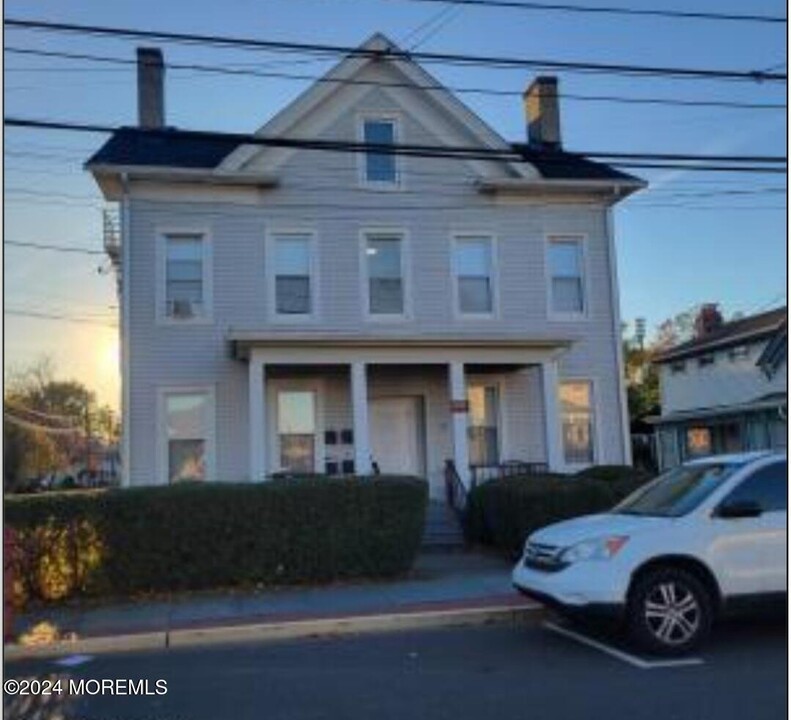 38 Main St in Keyport, NJ - Foto de edificio