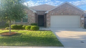 3400 Quiet Valley Rd in Fort Worth, TX - Building Photo