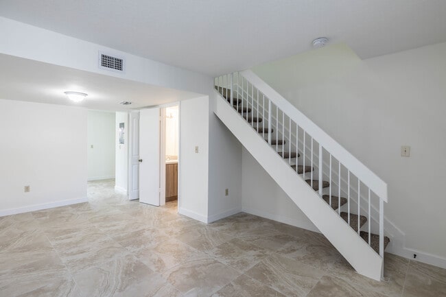 Midway Point Apartments in Miami, FL - Building Photo - Interior Photo